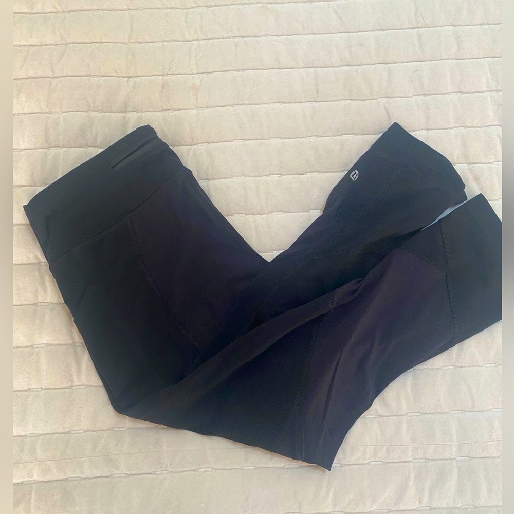 Lululemon Mid Rise cropped running legging - Size 8